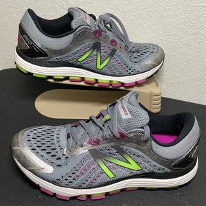 New Balance Gray and Green Athletic Running Shoes with Textured Mesh
